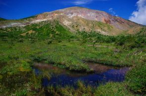 【ひと足先に秋の一切経山へ】「山頂まで90分の登山コース」荒々しい火山の雰囲気と美しい “魔女の瞳” のギャップに萌える＜福島県＞