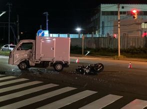 【速報】右折の軽トラックとバイク衝突　バイク大破…運転手意識不明　北海道小樽市