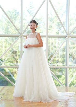 スザンヌ、純白ドレスでランウェー「自分の結婚式みたい。離婚しちゃったんですけど」と自虐