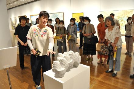 相模原市内作家の絵画、彫刻、版画ずらり　１０日まで芸術家協会展