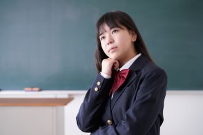 「お金ないから国立大を目指して」と言われましたが、うちの親は公務員で年収600万くらいだと思います。そんなに大変なのでしょうか？