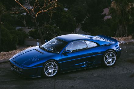 F355を現代的に蘇らせていまどきスーパーカー化！　レストモッドされた「355 by エヴォルート」はアリかナシか？