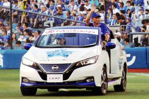 野球の「リリーフカー」は本当に必要？ プロ野球セパ12球団を徹底検証、知られざる歴史と意外な現状をご存じか