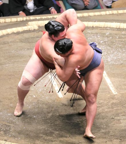 初日から２大関は明暗分かれる　琴桜は勝ち、豊昇龍は敗れる　大関昇進を目指す大の里は勝利