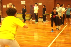 日常に運動を　「ライフアップスポーツ教室」　和気あいあいと汗／岡山・津山市