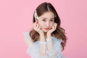 元AKB48板野友美、10年ぶり〝聖地降臨〟！   旦那の侍左腕も同行にファン「胸熱です」