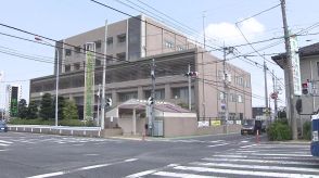 埼玉・上尾警察署前でサイレン鳴らし緊急走行中に…パトカーが赤信号の交差点に進入し軽自動車と出合い頭に衝突　20代男女4人が重傷