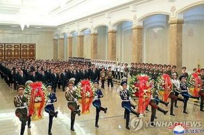 建国記念日控え北朝鮮幹部が宮殿参拝　正恩氏は参加せず