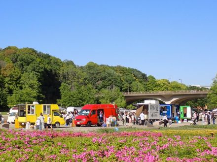 松戸・21世紀の森と広場で「集まるしぇ」　キッチンカー13店が出店