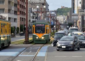 路面電車の軌道敷を横切る右折は怖い…鹿児島市で車との接触事故が増加　多発中の交差点には電車用の信号機なし