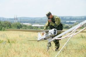 ロシア軍の「空の眼」を49機も撃墜？  “背後から迫る刺客”が体当たり ウクライナが衝撃映像を公開