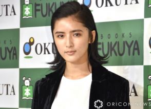 今村怜央、妻・藤井萩花さんの“肩抱き密着”2ショット「絵になりすぎる夫婦」「カッコ良すぎて悶えてしまう」