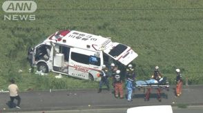 【速報】患者搬送中の救急車と車が衝突 4人けが　三重・鈴鹿市