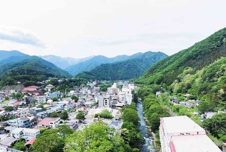 群馬県・水上温泉で今年も「廃墟マルシェ」開催、産官学連携で温泉街を再生、廃業した旅館の施設など