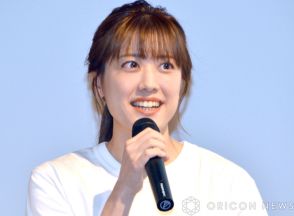 福田沙紀、寝起きの“スッピン”に驚きの声「寝起きからこの輝き!?」「メガネかけるんですね!?かわいいです……!!」