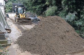 輪島の市道、土砂たまる　高さ５０センチ、強い雨が原因