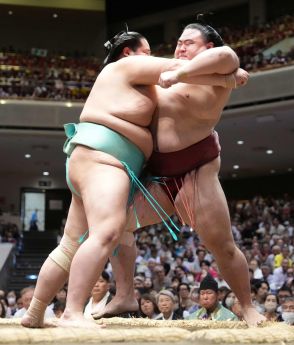 両大関が白星そろい踏み、大の里は奇襲にも連勝　貴景勝は大関復帰へ苦しい連敗／秋場所２日目