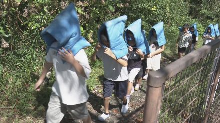 南海トラフ地震を想定　小学生が約10分で裏山へ避難　三重・尾鷲市の小学校で避難訓練