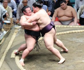 【秋場所】貴景勝　大関復帰遠のく２連敗…師匠・常盤山親方も悲痛「場所前の稽古は十分じゃないし…」