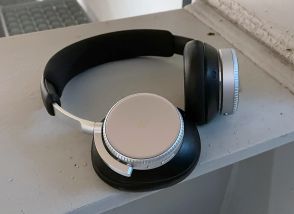 自然なサウンドでノイズキャンセリングも抜群　「BANG & OLUFSEN」100周年を記念するワイヤレスヘッドホンが魅力的すぎる！