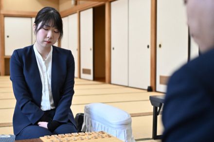 将棋・西山白玲の棋士編入試験始まる　初の女性棋士目指し