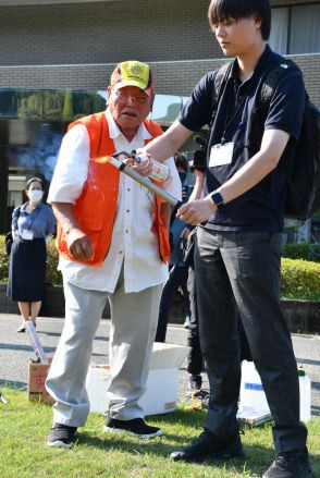 花火や漁網で「撃退」　サル被害続出で市町村担当者らが研修　福岡