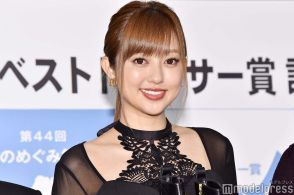 菊地亜美、娘との密着2ショット公開「2人とも可愛い」「癒やされる」と反響