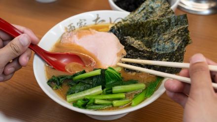 値上げか倒産か…　「1000円の壁」に直面するラーメン業界を米紙が取材