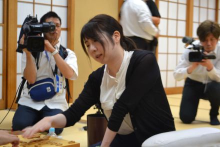 【将棋】西山朋佳女流３冠、編入試験「難解な中終盤戦でしたが最後は幸運」Ｘ投稿にエール続々