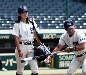 「眩しさ変わりません」8年前甲子園を沸かせた女子マネの水着ショットが大反響「絵になりますね」「昔も好きだけど今が一番好き」