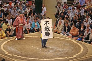 貴景勝　首痛で欠場　大関復帰ならず　来場所の平幕下位への転落確実　師匠「相撲を続けたい気持ちは強い」