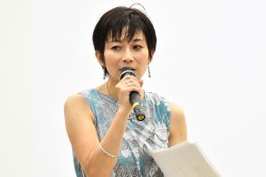 東京新聞・望月衣塑子記者の「せこい取材方法」が問題視されている　「別の会社の名刺で会場入り」