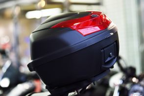 何を基準に選べば良い？ バイクの積載性を大幅アップするボックス