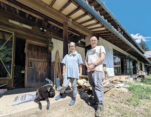 英国から長野県東筑摩郡筑北村移住の夫妻が古民家改装、ゲストハウス準備