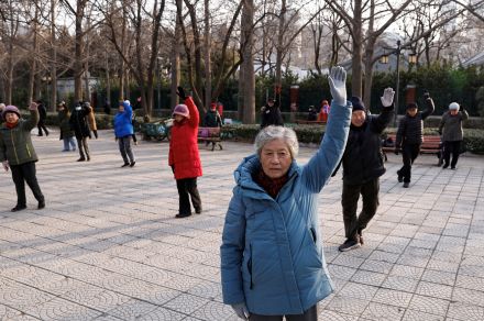 中国指導部、退職年齢引き上げ計画を協議