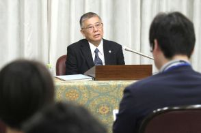 最高裁判事が就任会見、中村慎氏「多角的視点で」　氏本事務総長も「ニーズをキャッチ」