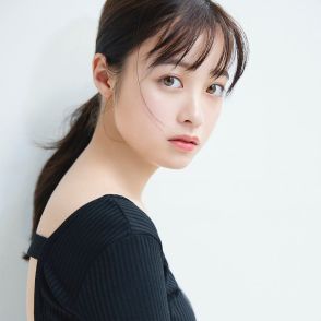 「めっちゃ新入生やん」橋本環奈、地元福岡での〝膝丈JK姿〟にファン歓喜「違和感ない！」