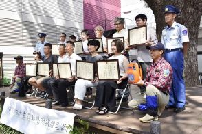 倒れた男性見つけ救援要請→心肺蘇生→ＡＥＤ持ち山道駆ける→搬送ヘリ誘導…丹沢で１４人がリレー、奇跡の救命