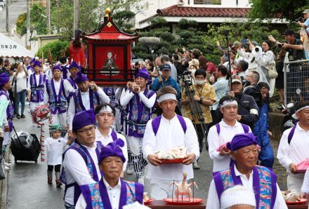 戦後7回目、12年に一度の「龕ゴウ祭」　地域一丸で　豊見城市高安　沖縄