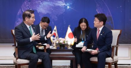 韓国国防部長官、日本防衛副大臣と会談…「韓日・韓米日の協力必須」