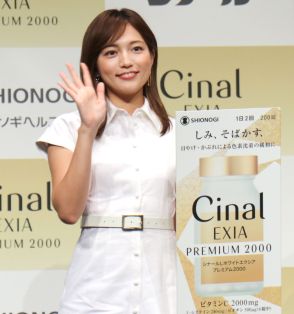 川口春奈、“美”の秘けつは自然体「食べたいと思った時や、ここに行きたいと思ったら…」純白ワンピ姿披露