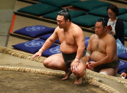 序二段・炎鵬が3連勝　対戦経験ある安美錦のおい・安櫻に快勝「自分もそれだけ年取ったんだな（笑）」