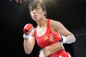 【KNOCK OUT】“流血のマドンナ”鈴木万李弥がヒジ打ちありオープンフィンガーグローブマッチでONE出場の強敵と対戦「これは絶対流血です」（鈴木）