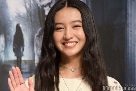 Koki,、“超ミニ”ブラックコーデでNY降臨 圧巻美脚に「スタイル抜群」「オーラがすごい」の声