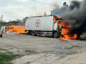 赤十字のスタッフ3人が死亡　ウクライナ東部、支援物資届けるさなか