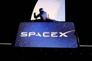 スペースX、史上初「民間人船外活動」を完了　米富豪ら2人が10分間ずつ宇宙遊泳