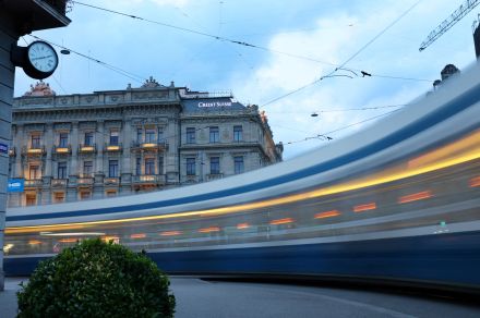 スイスの銀行、経済制裁を最大の地政学リスクと認識＝調査