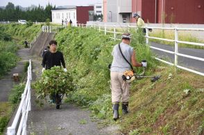 地域への感謝　美作学園が清掃活動　辺りは見違えるようにすがすがしく／岡山・津山市