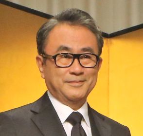 三谷幸喜氏「だいたいパジャマ…ニワトリとか」長澤まさみへの「朝起きて…」の質問を横取り