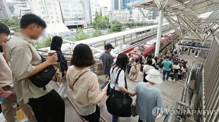 秋夕連休の帰省ラッシュ始まる　高速道路は通常通り＝韓国